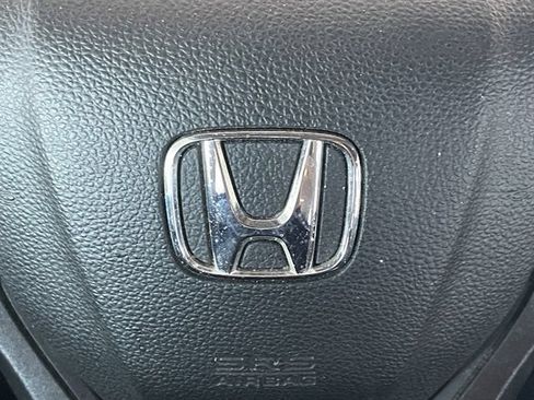 Used 2021 Honda Pilot Touring image 11