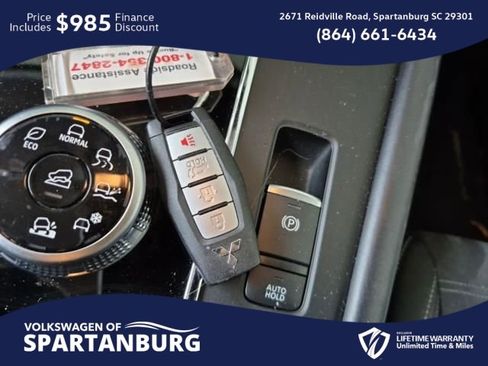 Used 2024 Mitsubishi Outlander SE image 3