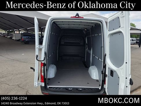 Used 2026 Mercedes-Benz Sprinter 2500 image 5