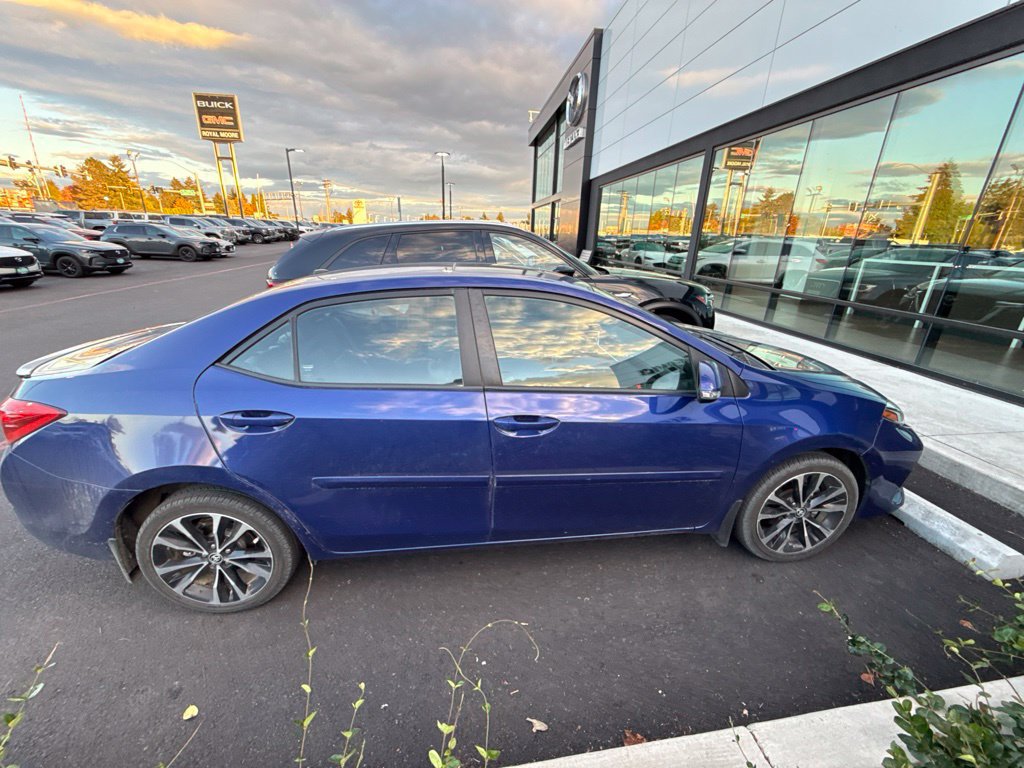 Used 2017 Toyota Corolla XSE FWD image 6