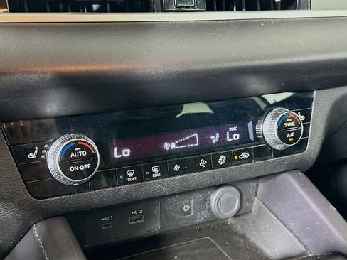 Used 2024 Mitsubishi Outlander SE FWD image 23