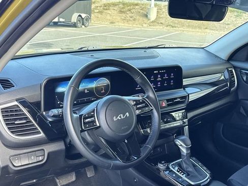 Used 2024 Kia Seltos S AWD/4WD image 22
