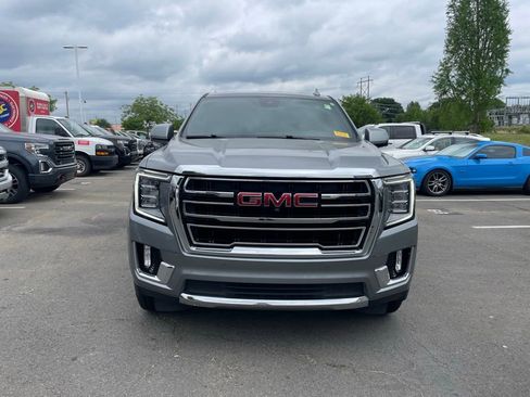 Used 2023 GMC Yukon SLT w/ SLT Premium Package AWD/4WD image 2