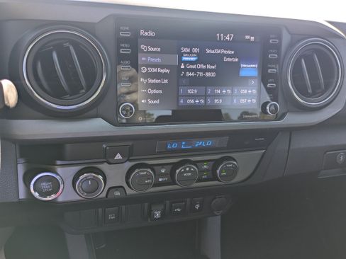 Certified 2022 Toyota Tacoma TRD Off-Road image 17