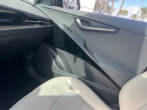 Used 2023 Kia Niro EX Touring image 30