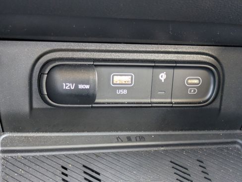 Used 2024 Kia Sportage EX image 27