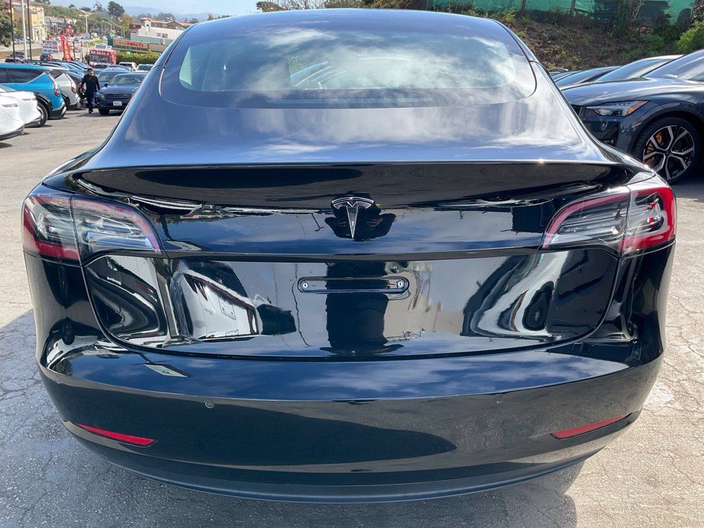 Used 2022 Tesla Model 3 Standard Range RWD image 4