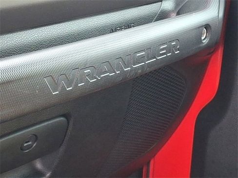 Used 2018 Jeep Wrangler Unlimited Sport S image 19