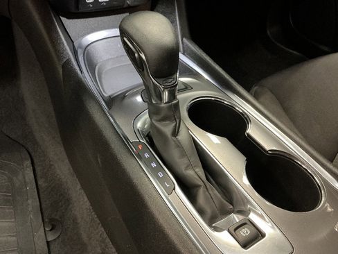 Used 2022 Chevrolet Malibu LT image 17