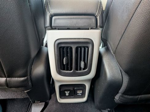 Used 2019 Jeep Compass Latitude w/ Popular Equipment Group AWD/4WD image 37