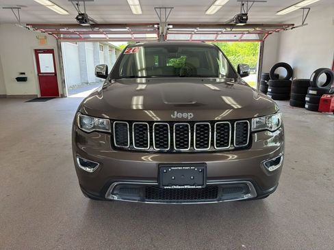 Used 2020 Jeep Grand Cherokee Limited AWD/4WD image 2