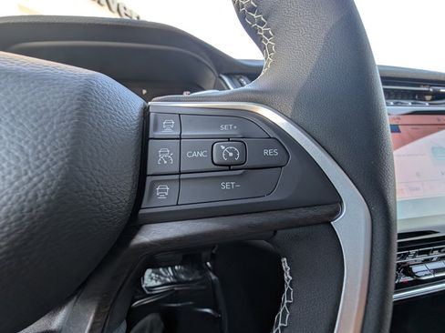 New 2025 Jeep Grand Cherokee L Limited image 22