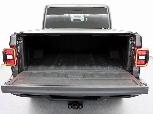 Used 2021 Jeep Gladiator Overland w/ Popular Equipment Package image 6
