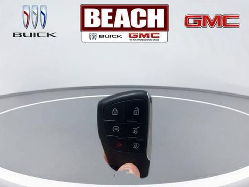 Used 2023 GMC Yukon Denali Ultimate AWD/4WD image 4