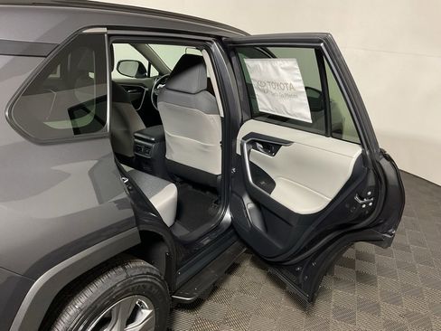 New 2025 Toyota RAV4 XLE image 33