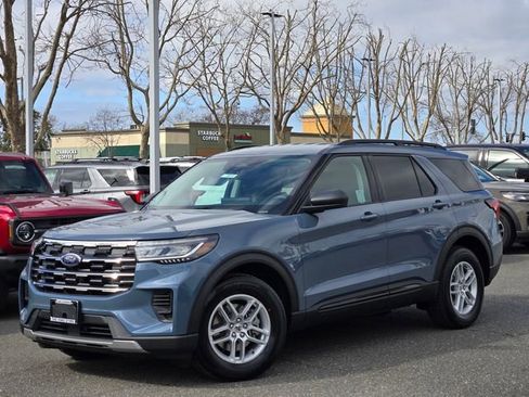 New 2026 Ford Explorer Active image 2