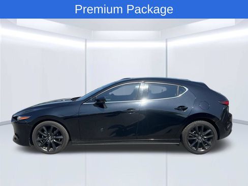 Used 2019 MAZDA MAZDA3 Hatchback w/ Premium Package FWD image 3