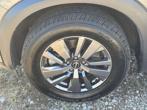 Used 2025 Nissan Pathfinder SV image 32