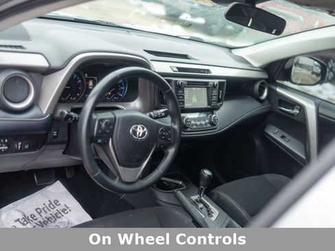 Used 2018 Toyota RAV4 XLE image 4