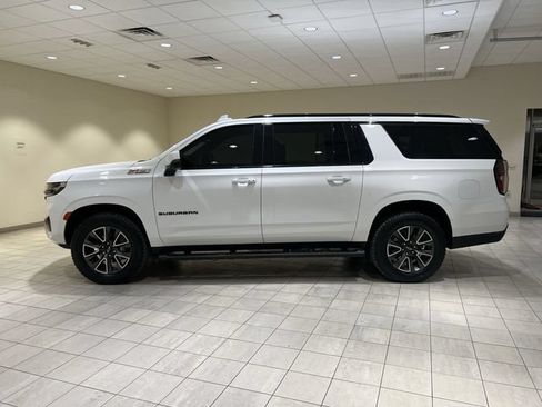Certified 2024 Chevrolet Suburban Z71 w/ Luxury Package AWD/4WD image 2