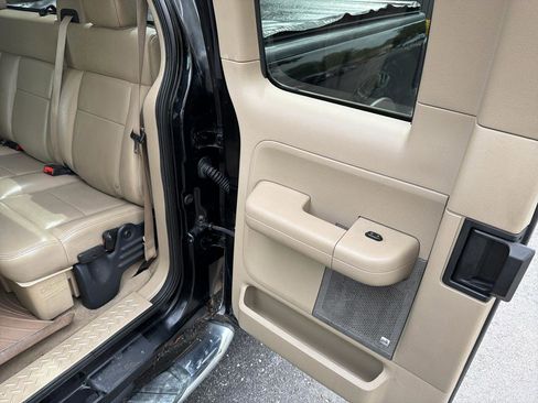 Used 2006 Ford F150 Lariat image 14