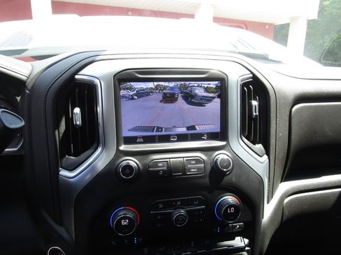 Used 2023 Chevrolet Silverado 2500 LTZ w/ LTZ Convenience Package image 18