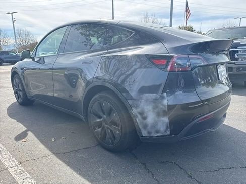 Used 2024 Tesla Model Y Long Range image 2
