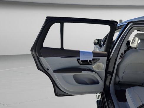 Used 2023 Mercedes-Benz EQS 450+ SUV image 22