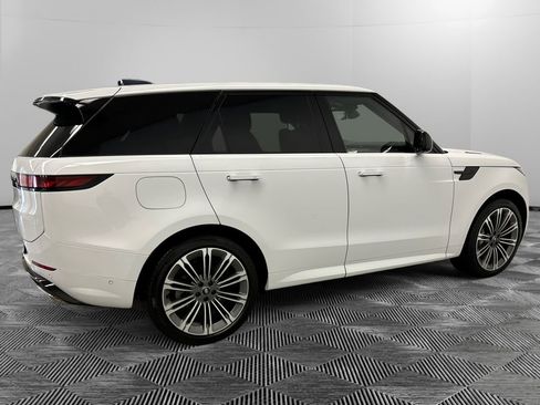 Used 2025 Land Rover Range Rover Sport Dynamic SE AWD/4WD image 6