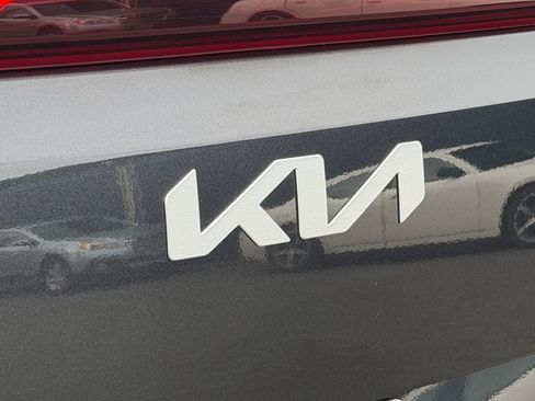 Used 2026 Kia Carnival FWD image 35