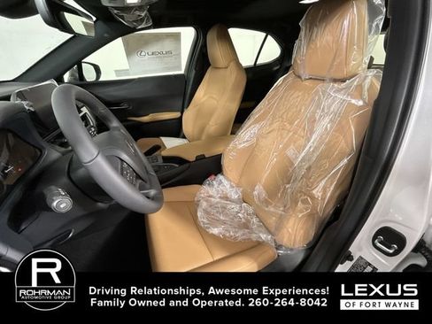 Used 2024 Lexus UX 250h AWD w/ Premium Package image 3
