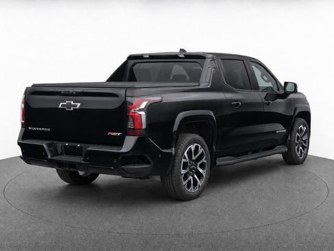 Used 2025 Chevrolet Silverado EV RST AWD/4WD image 4