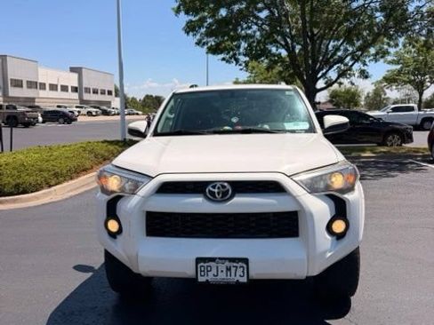Used 2019 Toyota 4Runner SR5 AWD/4WD image 2