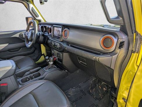 Used 2023 Jeep Gladiator Mojave w/ Cold Weather Group image 18