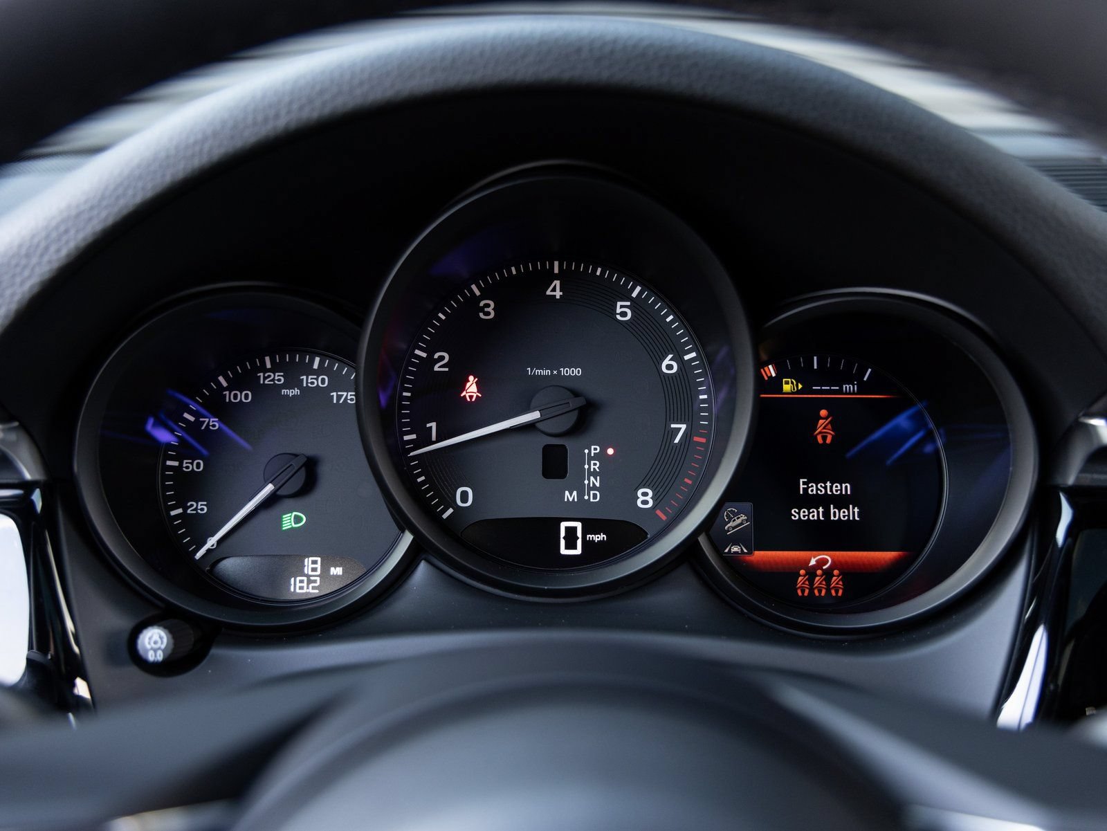 Certified 2026 Porsche Macan AWD/4WD image 13