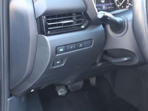 Used 2025 Nissan Sentra SR FWD image 21