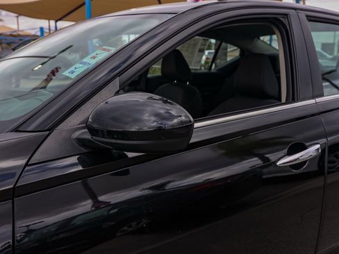 Used 2023 Nissan Altima 2.5 SV image 12