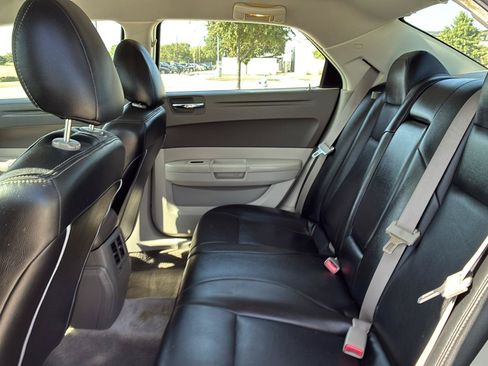 Used 2008 Chrysler 300 LX RWD image 23
