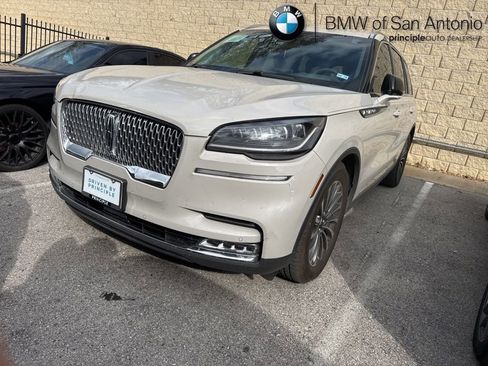 Used 2020 Lincoln Aviator Reserve image 1