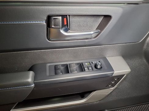 Used 2025 Toyota Tundra Platinum AWD/4WD image 21