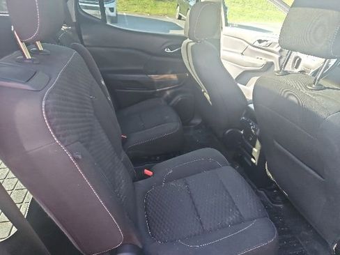 Used 2018 GMC Acadia SLE AWD/4WD image 3