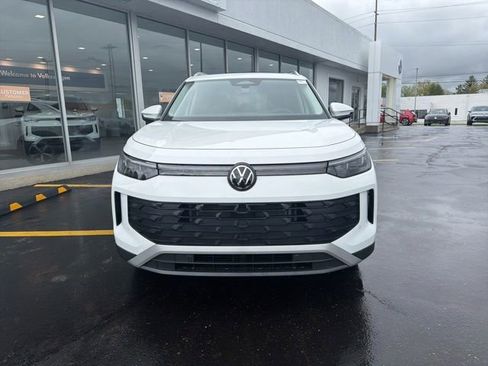 New 2025 Volkswagen Tiguan SE FWD image 8