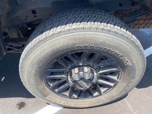 Used 2022 Ford F250 Lariat w/ Black Appearance Package AWD/4WD image 19