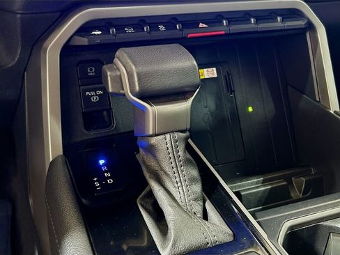 Used 2024 Toyota Tundra Limited image 14