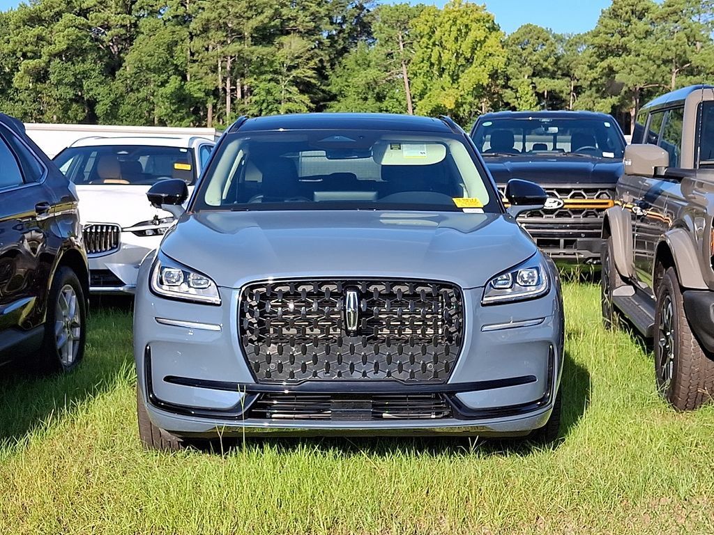 Used 2024 Lincoln Corsair Reserve w/ Equipment Group 201A FWD image 2