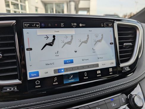 New 2026 Chrysler Pacifica Select image 24