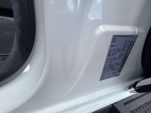 Used 2025 Nissan Frontier PRO-4X AWD/4WD image 19