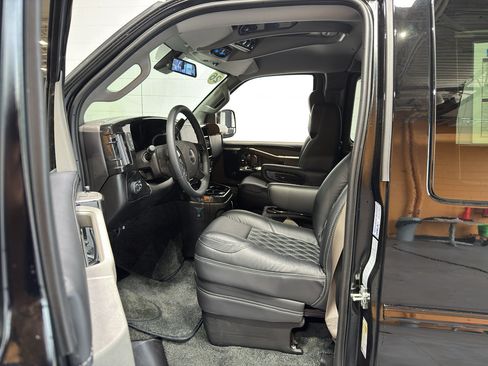 New 2026 GMC Savana 2500 w/ Driver Convenience Package RWD image 18