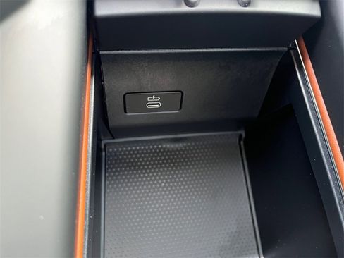 Used 2024 BMW X6 M60i w/ Dynamic Handling Package image 26