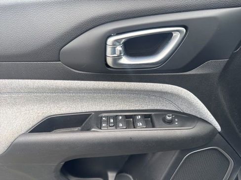 Used 2022 Jeep Compass Latitude w/ Convenience Group image 9